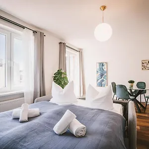 Sadebo Mit Terrasse Oder Balkon , Lübeck Deutschland