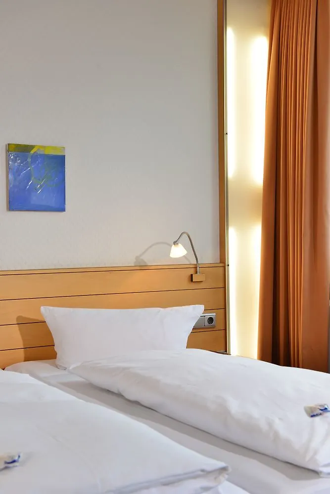 Messehotel Koeln-Deutz 3*, Cologne